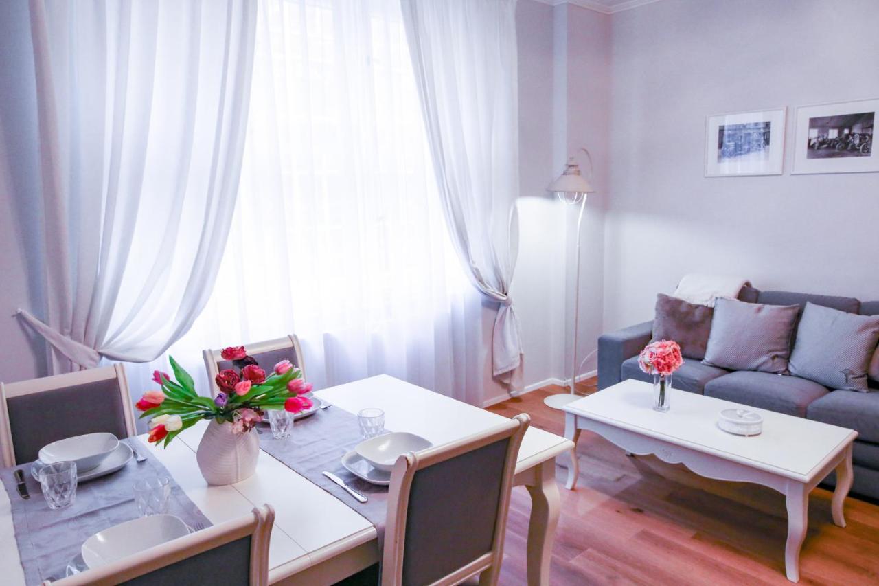 White & Gray Apartments ปราก ภายนอก รูปภาพ