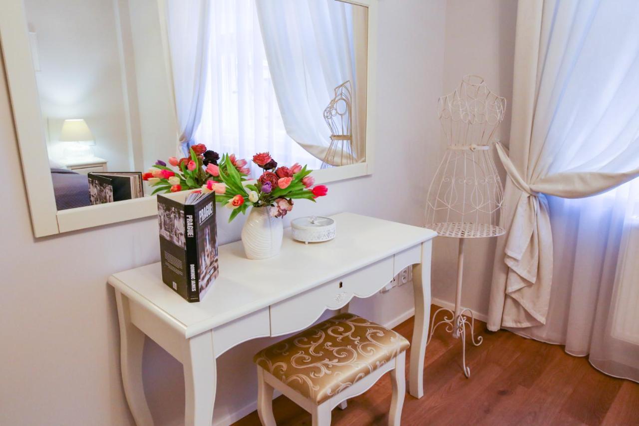White & Gray Apartments ปราก ภายนอก รูปภาพ